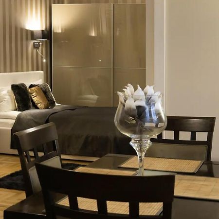 Premium Apartment By Hi5 - Lendvay Palace ブダペスト エクステリア 写真